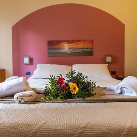 Xxv Aprile Casa Per Ferie Hotel Albenga Buitenkant foto
