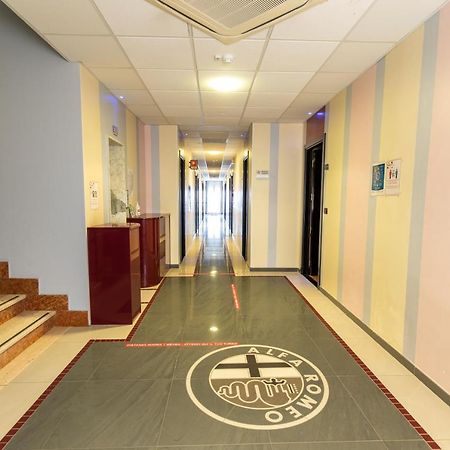 Xxv Aprile Casa Per Ferie Hotel Albenga Buitenkant foto