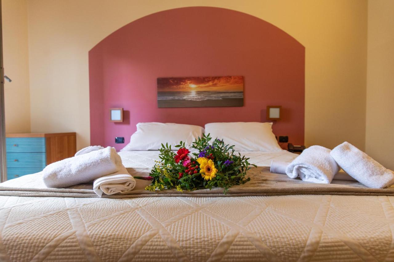 Xxv Aprile Casa Per Ferie Hotel Albenga Buitenkant foto