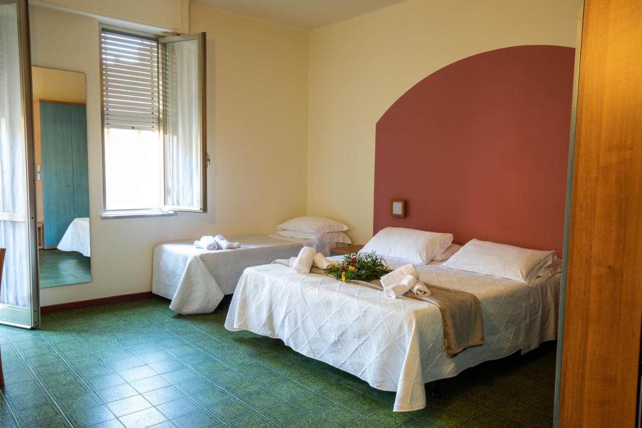 Xxv Aprile Casa Per Ferie Hotel Albenga Buitenkant foto