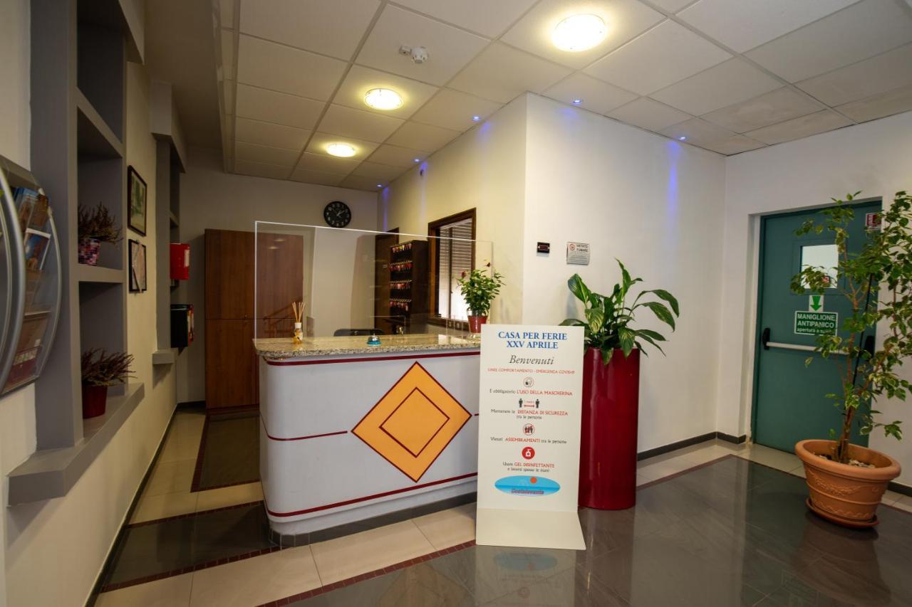 Xxv Aprile Casa Per Ferie Hotel Albenga Buitenkant foto